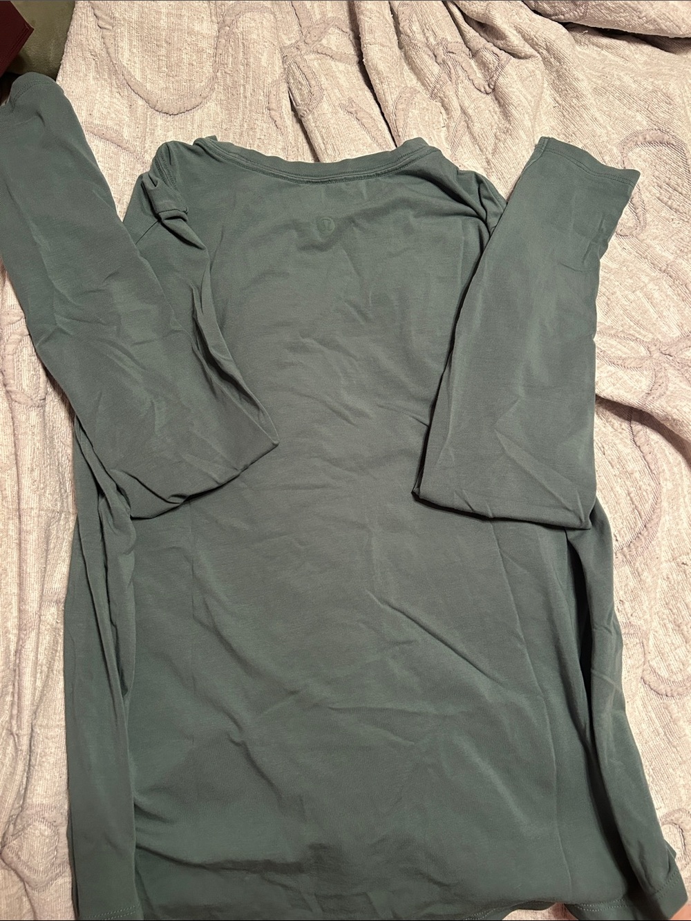 lululemon athletica Long Sleeve Tee in Deep Green